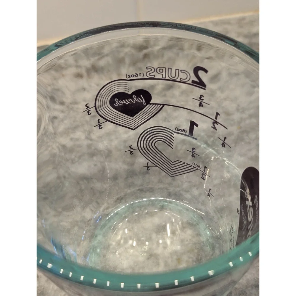 Pyrex Purple Hearts 2-Cup Measuring Cup – 